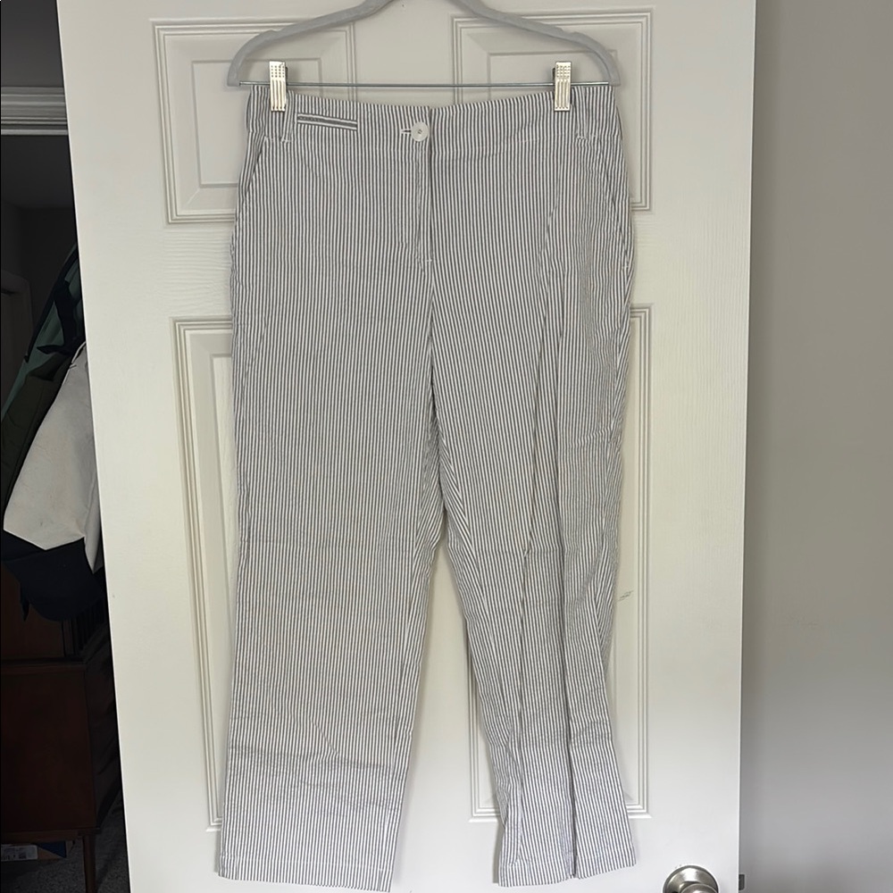 Madison Studio Gray Seersucker Capris